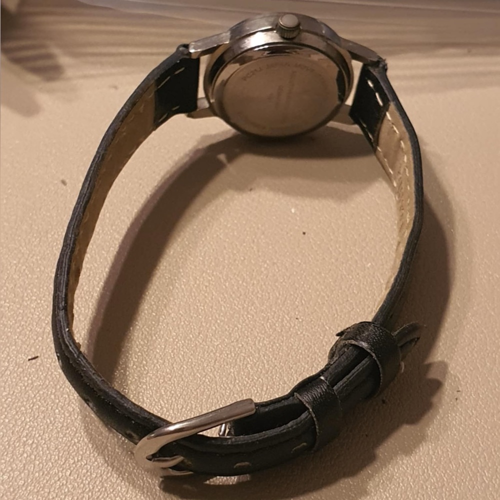 🦋10/$20🦋 Accutime Silver/White Leather Easy Reader Women's Watch - Picture 3 of 4